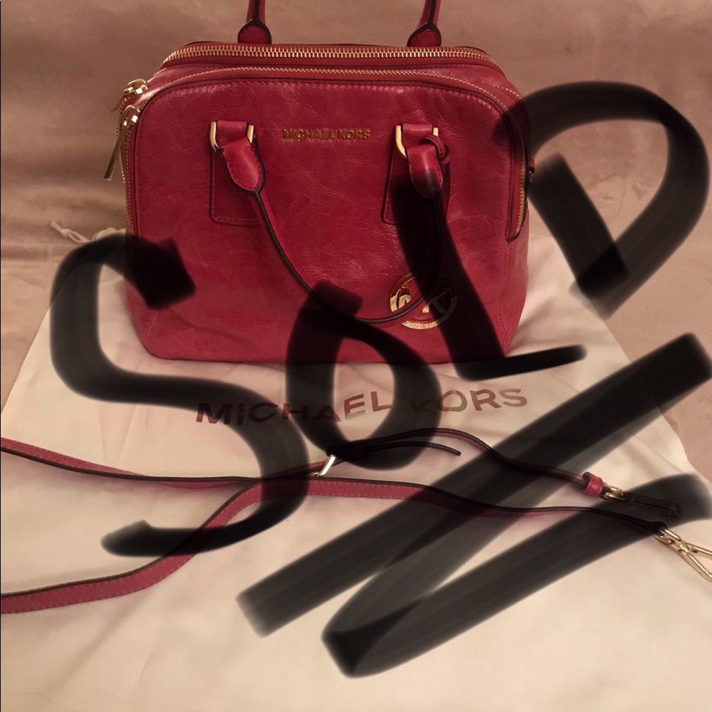 BEAUTIFUL MICHAEL KORS BAG